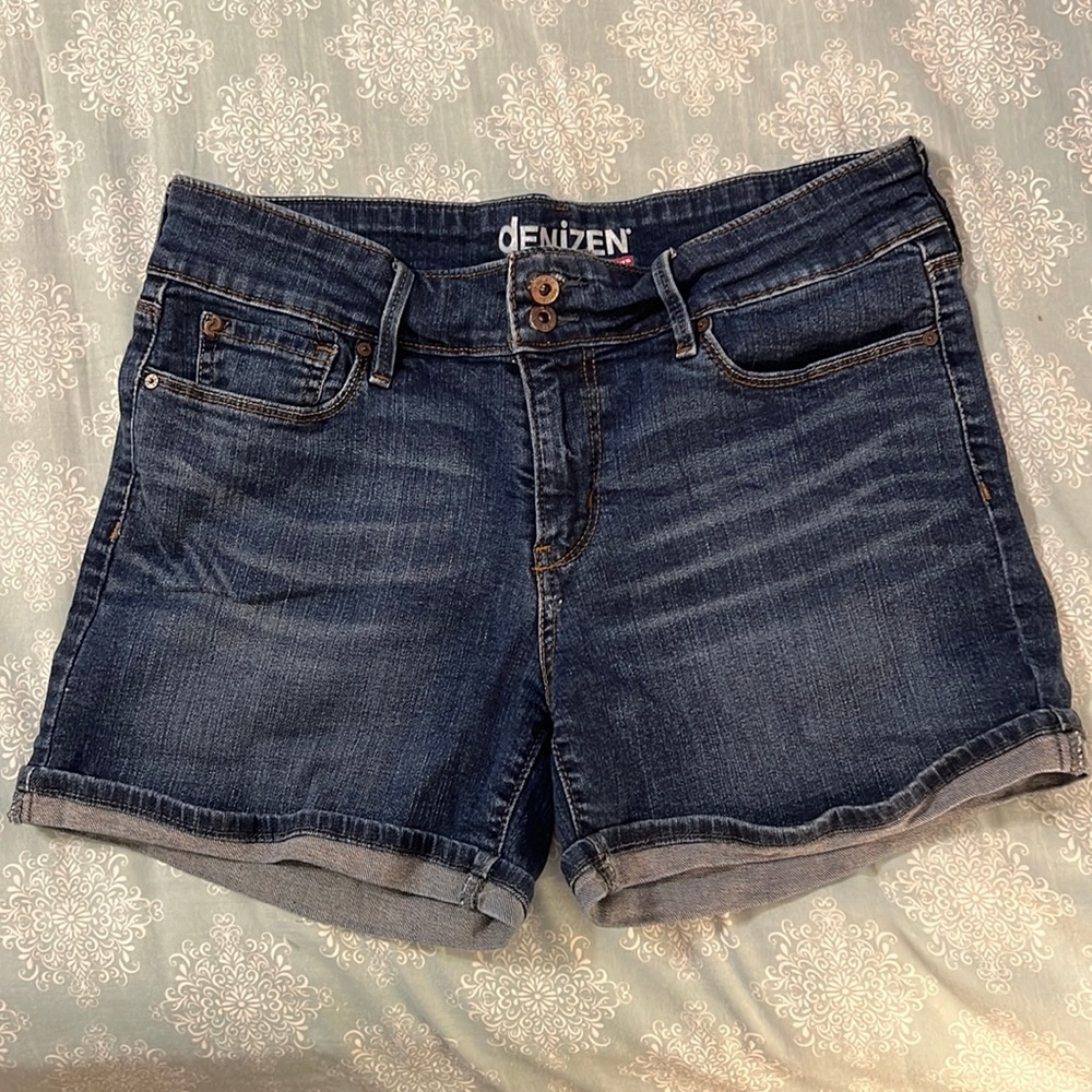 Gently loved denizen from Levi’s shorts size 8 misses